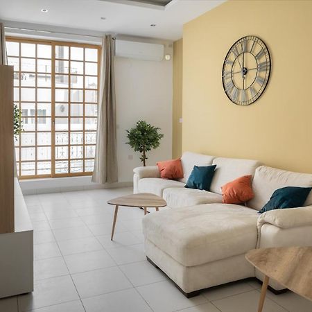 Entire Luxury Sliema Townhouse Steps From Beach Exterior foto