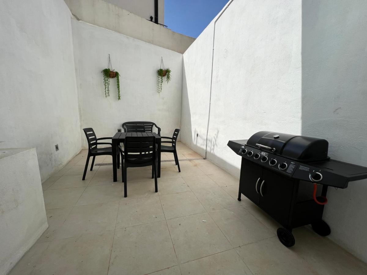 Entire Luxury Sliema Townhouse Steps From Beach Exterior foto