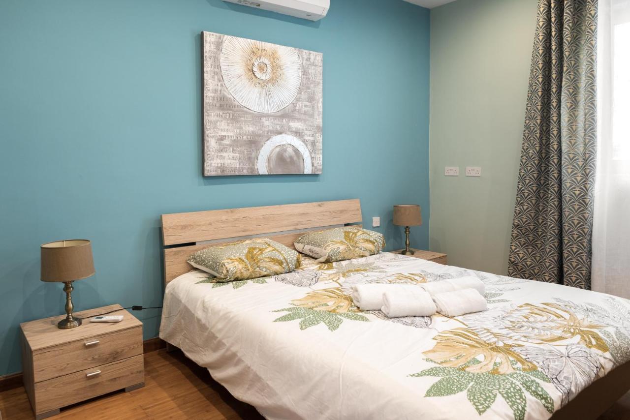 Entire Luxury Sliema Townhouse Steps From Beach Exterior foto