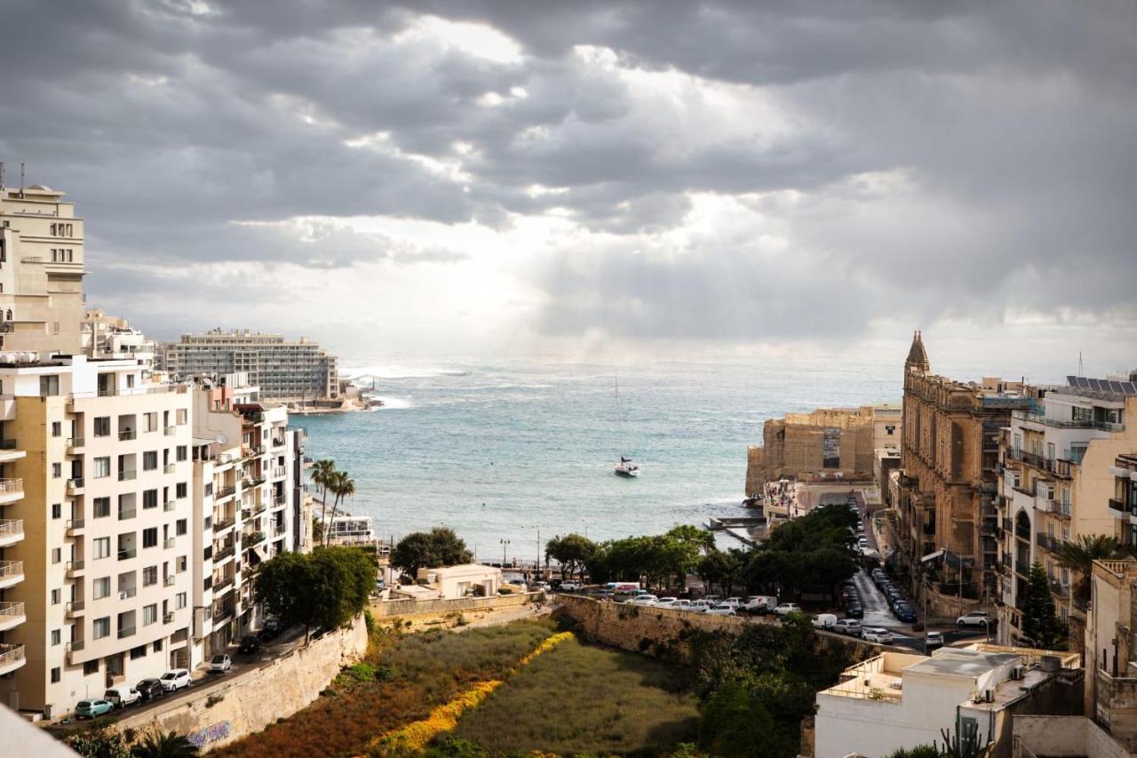 Entire Luxury Sliema Townhouse Steps From Beach Exterior foto