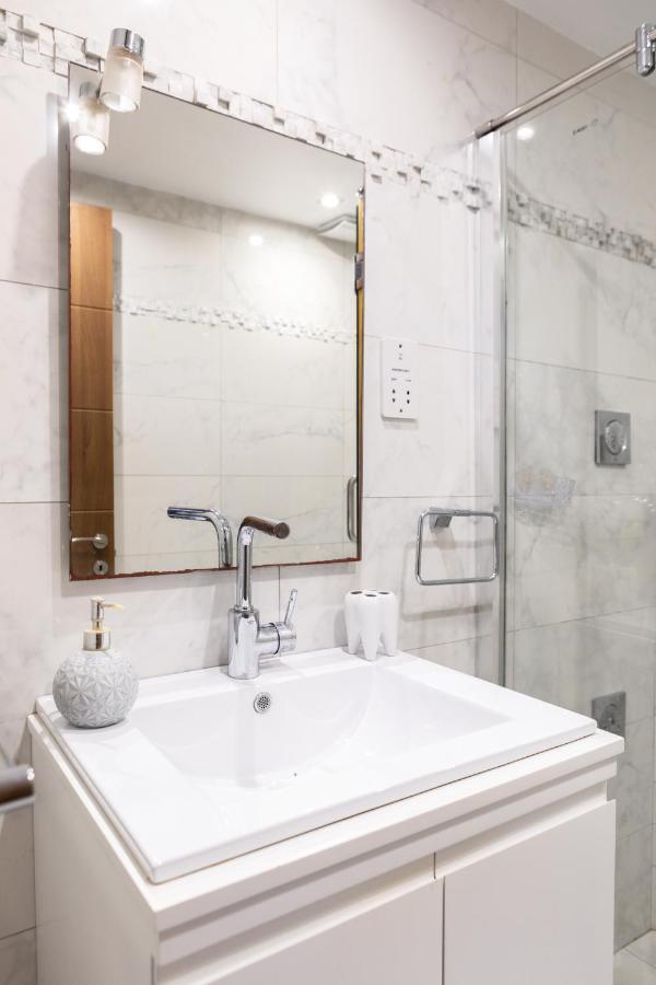 Entire Luxury Sliema Townhouse Steps From Beach Exterior foto